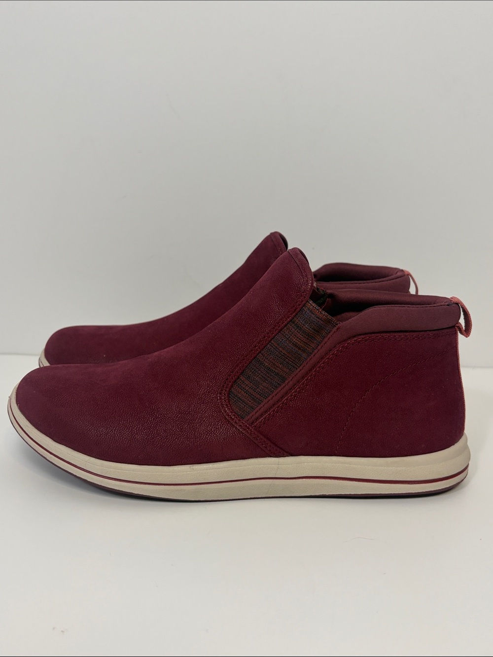 Clarks Cloudsteppers Breeze Clover Womens Sz 8 M Burgundy Zip Ankle Booties